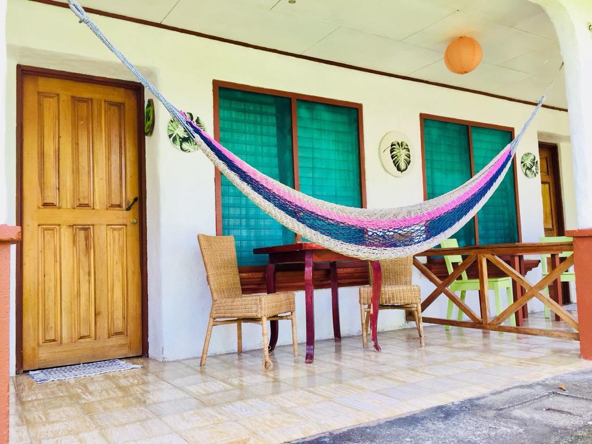 Cabinas Palmer Makanda Cahuita Exterior photo